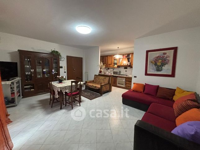 Appartamento in residenziale in Via Degli Olivi