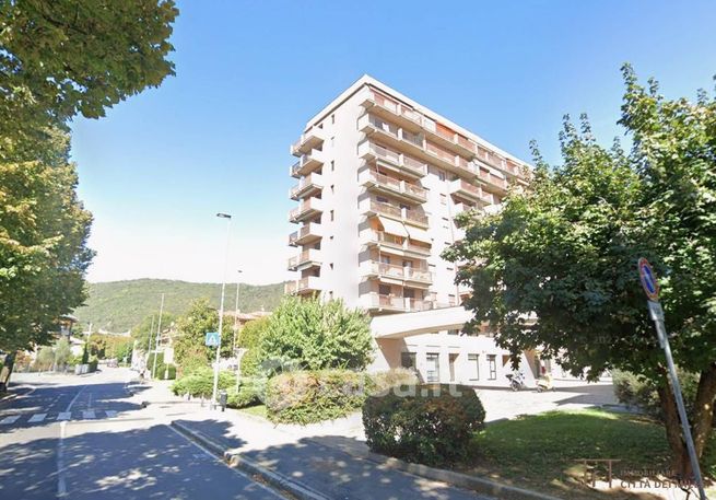 Box/posto auto in residenziale in Via Tremana 17