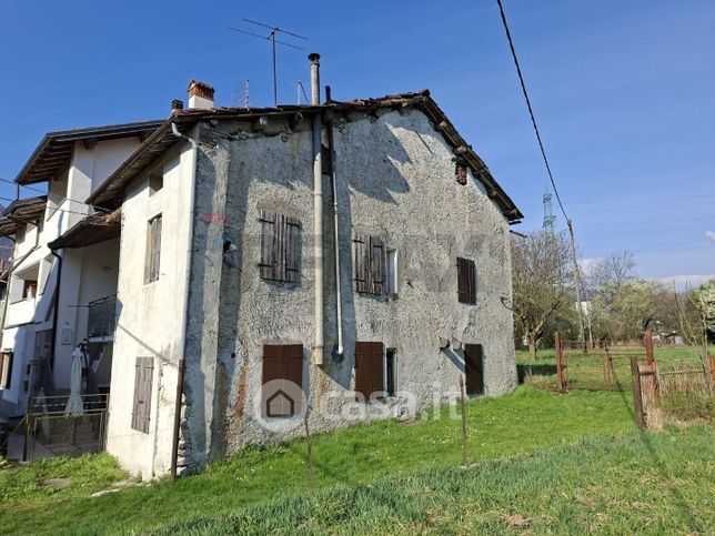 Casa bi/trifamiliare in residenziale in Vicolo DÃ¨ Facci 17