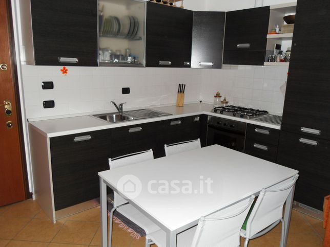 Appartamento in residenziale in Via Enrico Cialdini 13