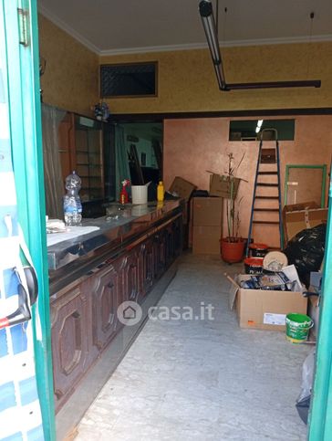 Negozio/locale commerciale in commerciale in Via Carlo Parisi