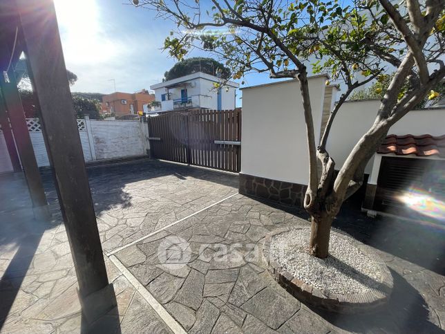 Casa bi/trifamiliare in residenziale in Via Ortona a Mare 58