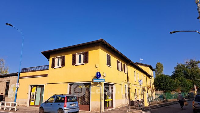 Ufficio in commerciale in Via Bologna