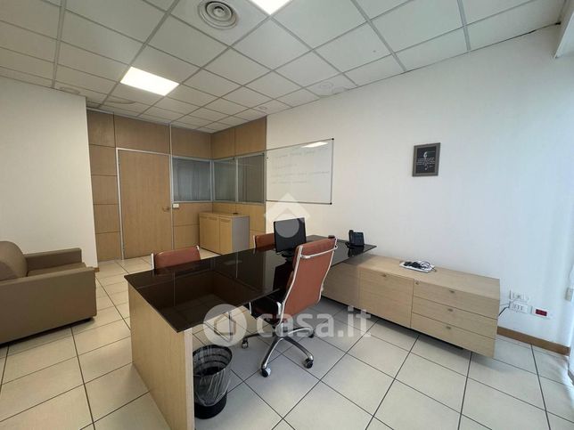 Ufficio in commerciale in Via Alfredo Nobel 226