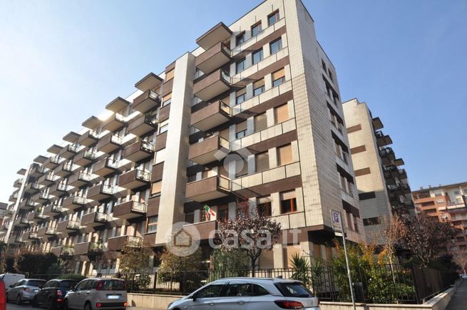 Box/posto auto in residenziale in Via Tiziano Vecellio 4