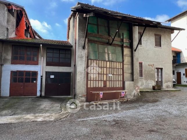 Box/posto auto in residenziale in Via Roma 1