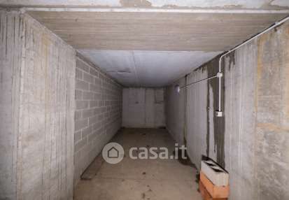 Box/posto auto in residenziale in Via Dante Alighieri