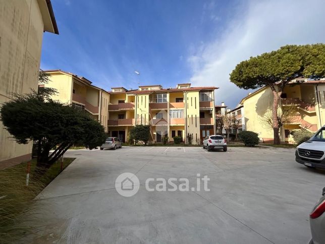 Appartamento in residenziale in Viale A. Manzoni 199