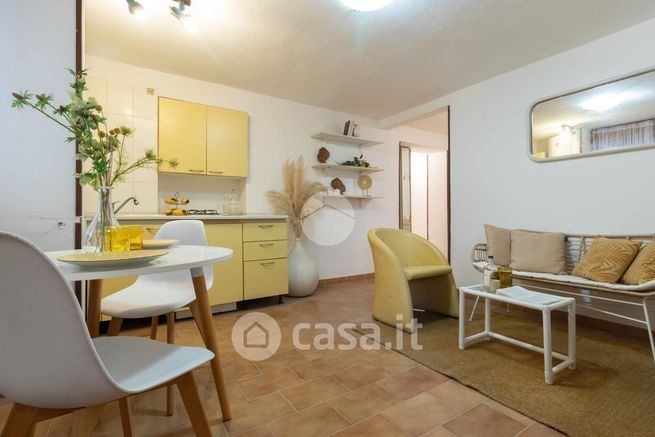 Appartamento in residenziale in Viale Regina Elena 7