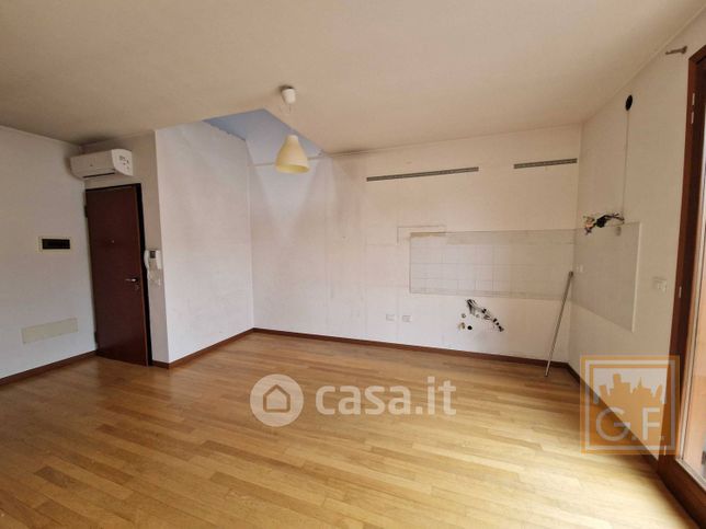 Ufficio in commerciale in Via Fracasso
