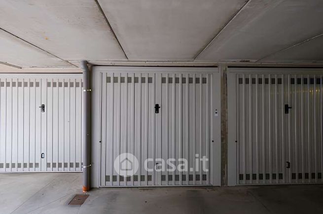 Box/posto auto in residenziale in Via Martiri di Cefalonia