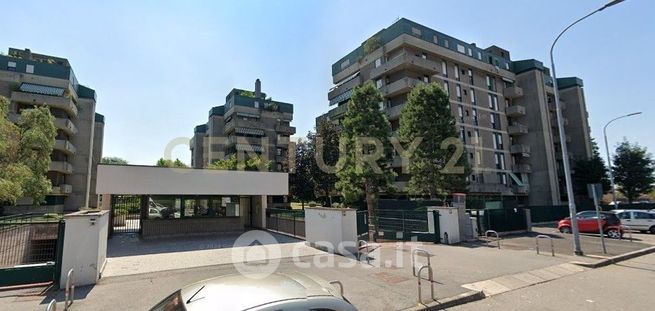 Box/posto auto in residenziale in Via Luigi Capuana 21