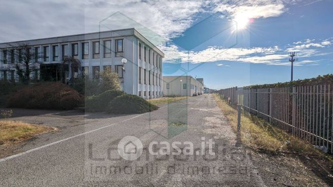 Capannone in commerciale in Via Bruno Buozzi