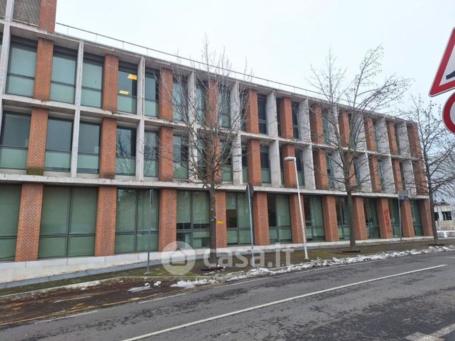 Ufficio in commerciale in Via Salvatore Quasimodo 240 -300