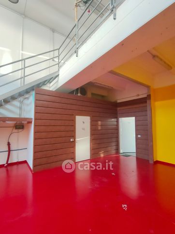 Capannone in commerciale in Via Torino 1