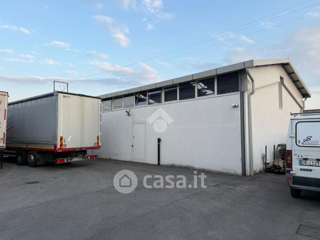 Capannone in commerciale in Via Rizzi 159