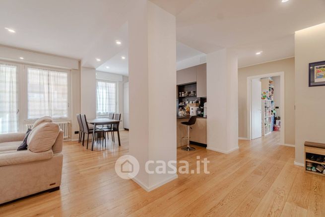 Appartamento in residenziale in Via Ayroli 39