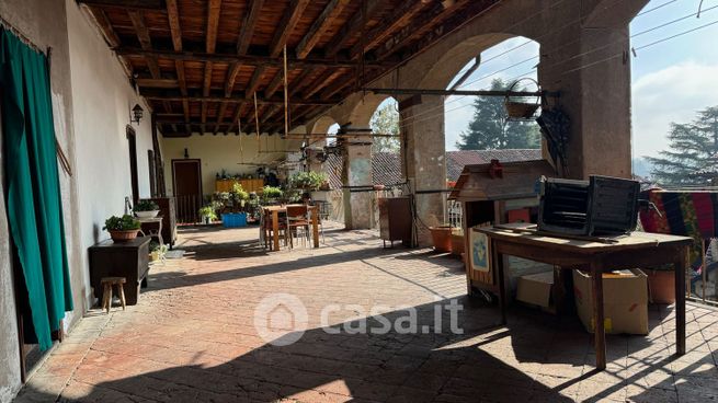 Casa bi/trifamiliare in residenziale in Via Don Cazzulani 2