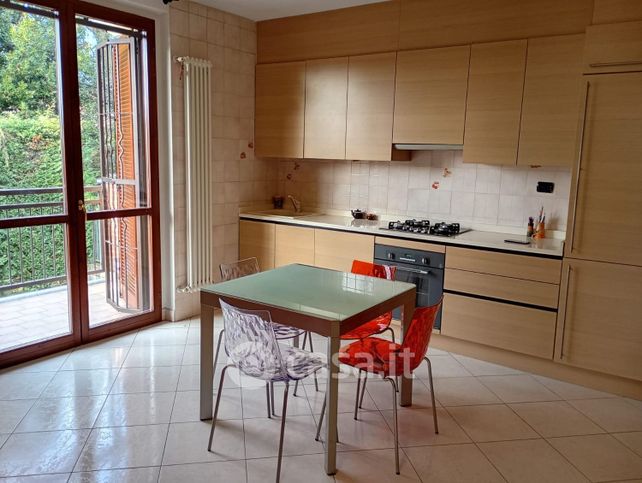 Appartamento in residenziale in Via Villa Angioletta 1