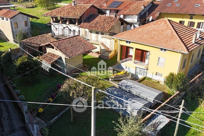 Casa indipendente in residenziale in Via Umberto I 15