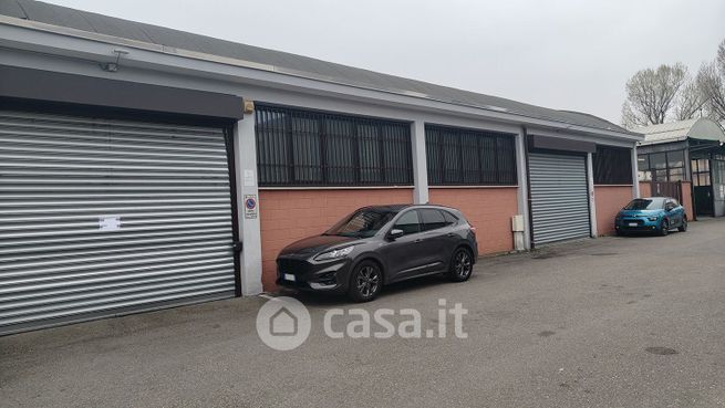Capannone in commerciale in Via Milano 137