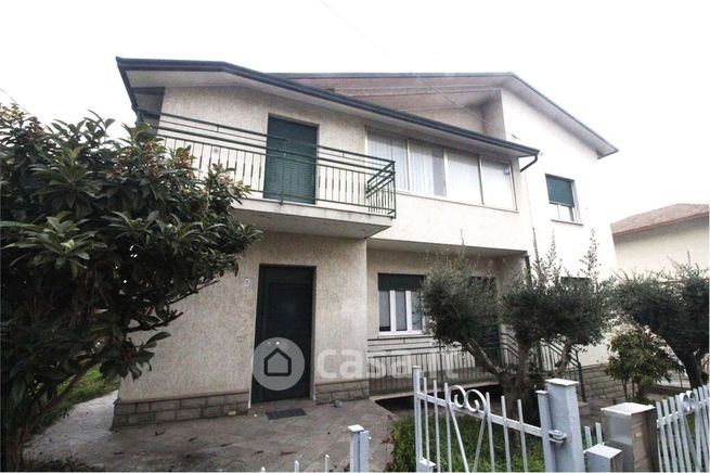 Casa indipendente in residenziale in Via Secondo Casadei 7