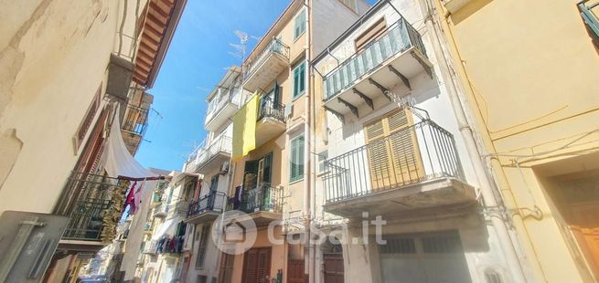 Appartamento in residenziale in Via B. Manfredi 103