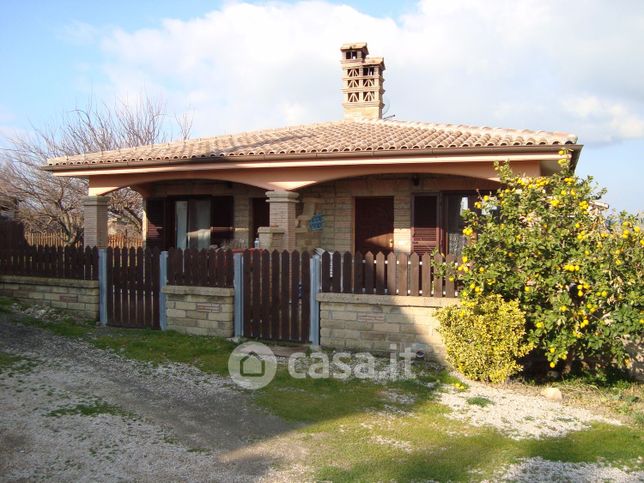 Casa bi/trifamiliare in residenziale in Via Doganale