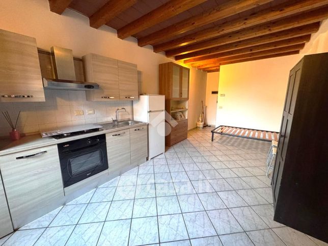 Appartamento in residenziale in Via Sant' Apollinare 15