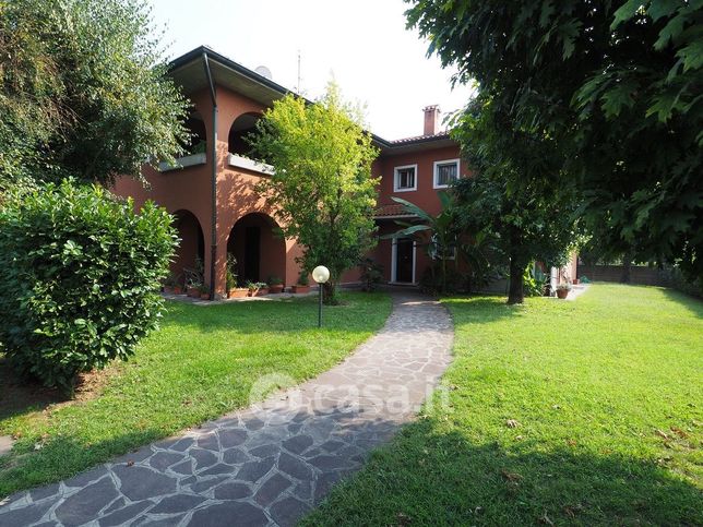 Appartamento in residenziale in Via Adamello 4