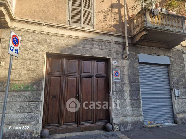 Box/posto auto in residenziale in Corso Giulio Cesare 120