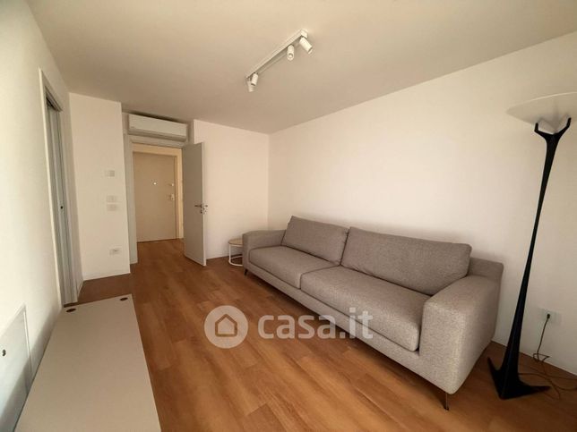 Appartamento in residenziale in Via Ippolito Caffi 11 /C