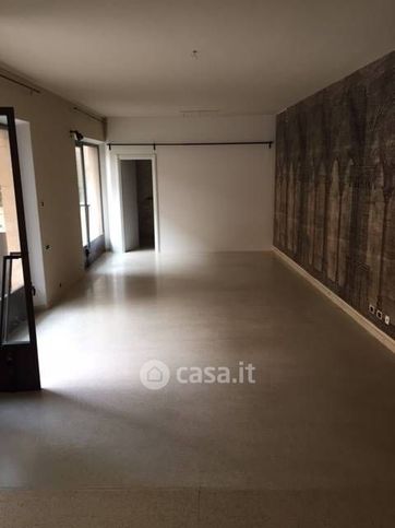 Ufficio in commerciale in Via Clelia