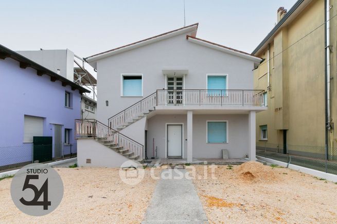 Appartamento in residenziale in Via Luigi Ceolotto