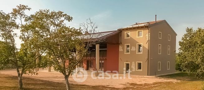 Appartamento in residenziale in Strada dei Boschi 99