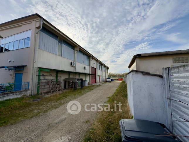 Capannone in commerciale in Via Grange Palmero 210