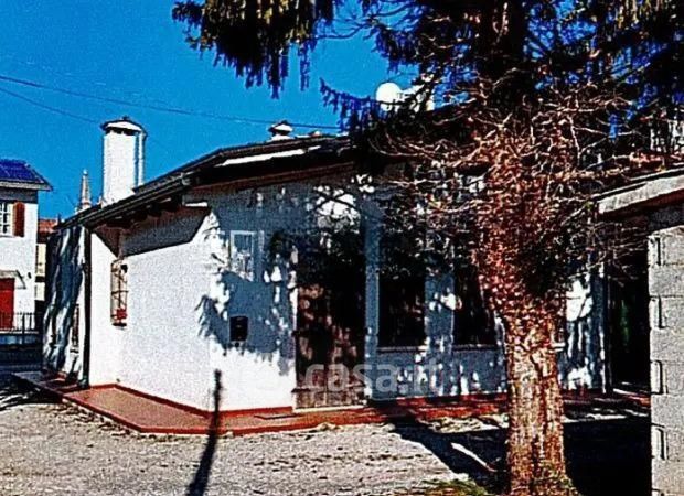 Casa indipendente in residenziale in Via Cesana 85