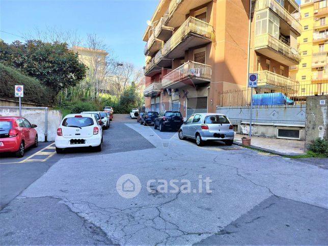 Box/posto auto in residenziale in Via Cesare Vivante 90