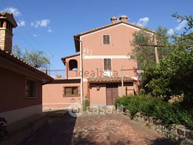 Villa in residenziale in Via Flaminia Vecchia 110