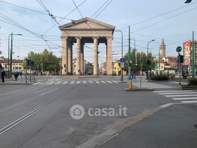 Ufficio in commerciale in Via Gentilino