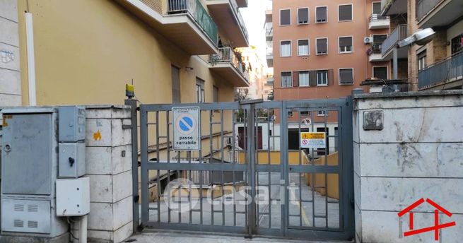 Box/posto auto in residenziale in Via Fonteiana