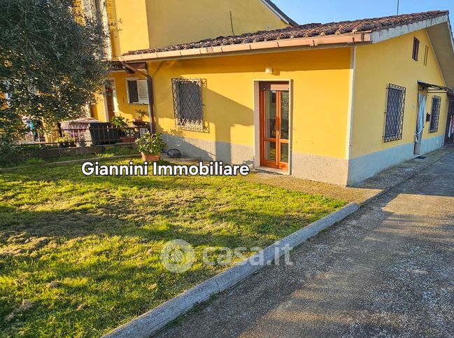 Casa indipendente in residenziale in Via Fossanuova