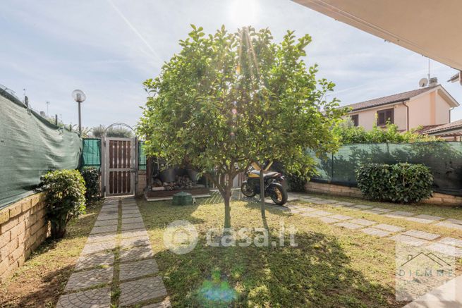 Casa bi/trifamiliare in residenziale in Via Colle dell'Asino