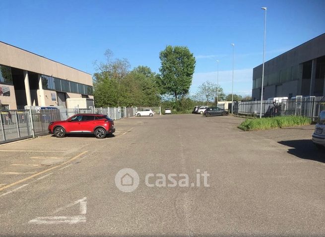 Capannone in commerciale in Via Niccolo Copernico 44