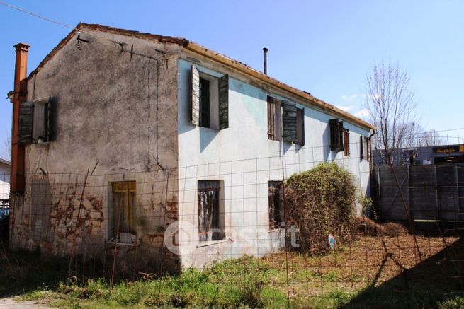 Casa indipendente in residenziale in Via Giacomo Matteotti 113