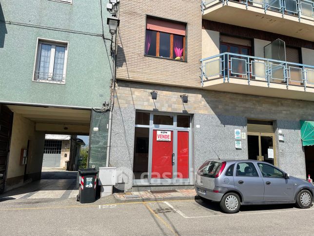 Attività/licenza (con o senza mura) in commerciale in Via Umberto I