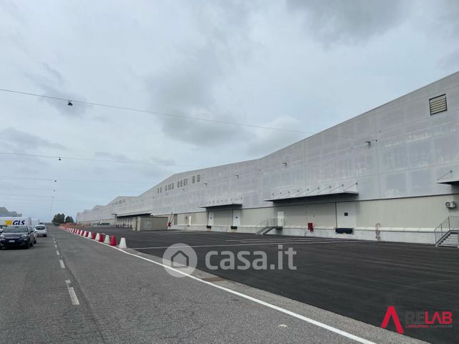 Capannone in commerciale in Via della Corona Boreale