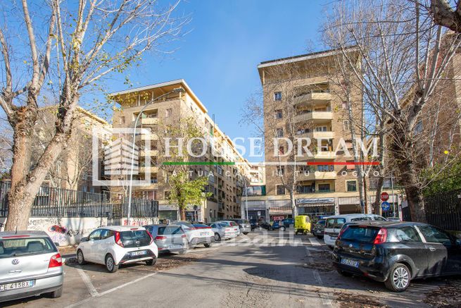 Appartamento in residenziale in Via Costantino 22