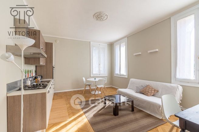 Casa bi/trifamiliare in residenziale in 