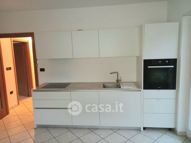 Appartamento in residenziale in Via Venosta